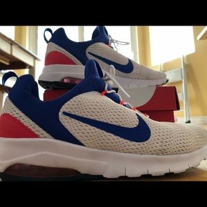 Nike Air Max Racer size 8.5